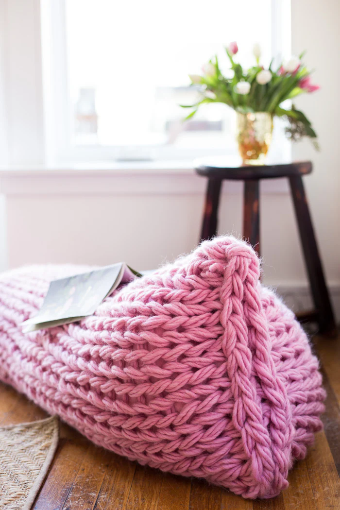 Lazy Lounger Arm Knit Pillow Pattern - Image 3
