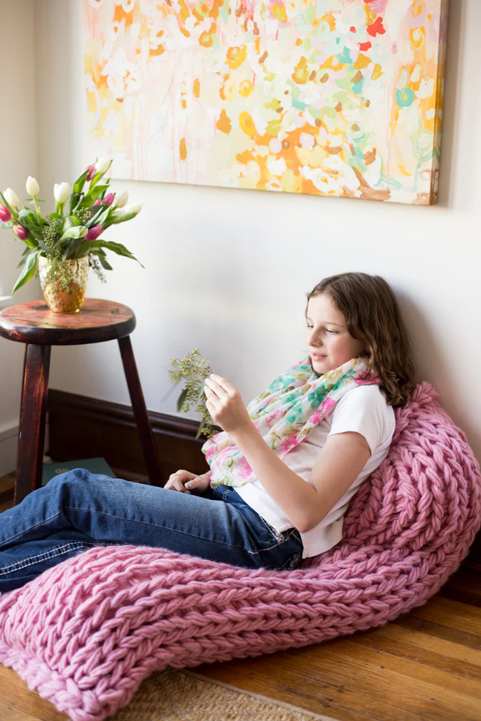 Lazy Lounger Arm Knit Pillow Pattern - Image 4